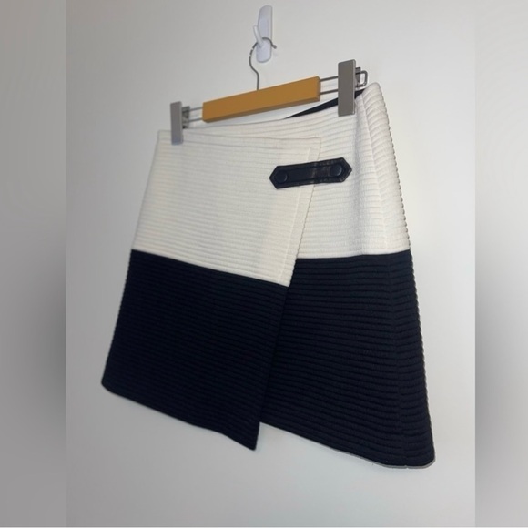 ALICE+OLIVIA Lennon Lamb Leather Ottoman Stitch preppy academia Skirt Size 2 - Picture 4 of 9